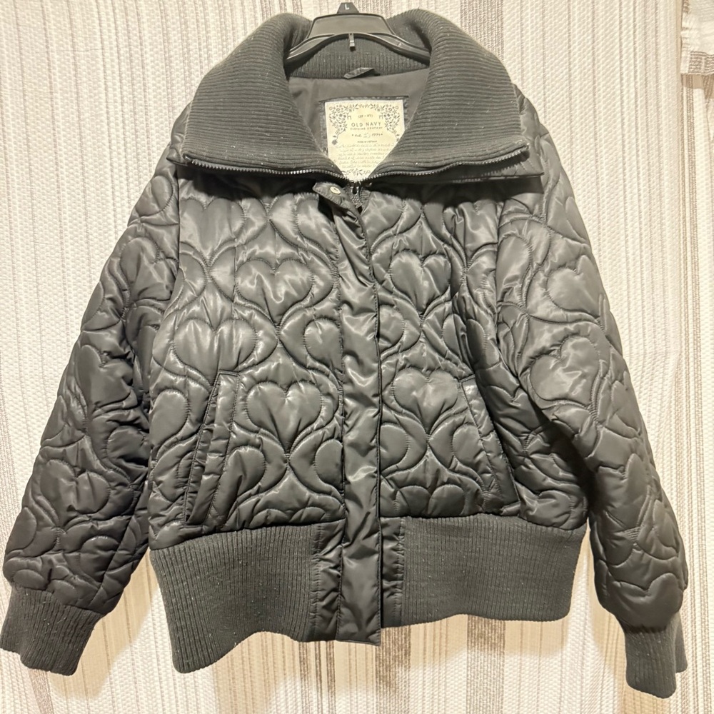 black Vintage Old Navy quilted heart-pattern bomber jacket.